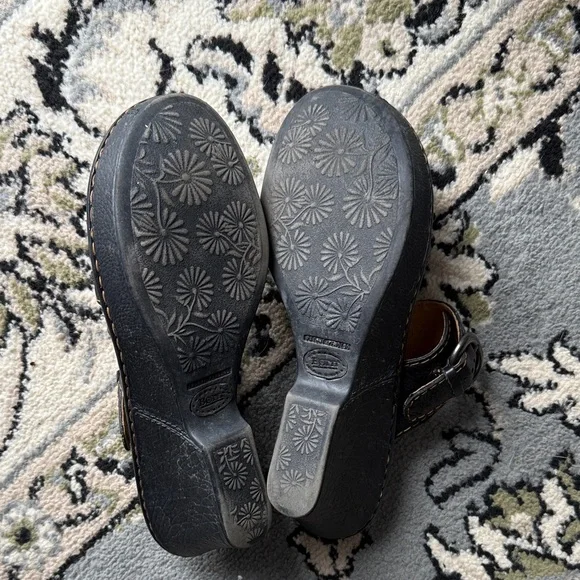 Born low wedge Sandals - Picture 2 of 2